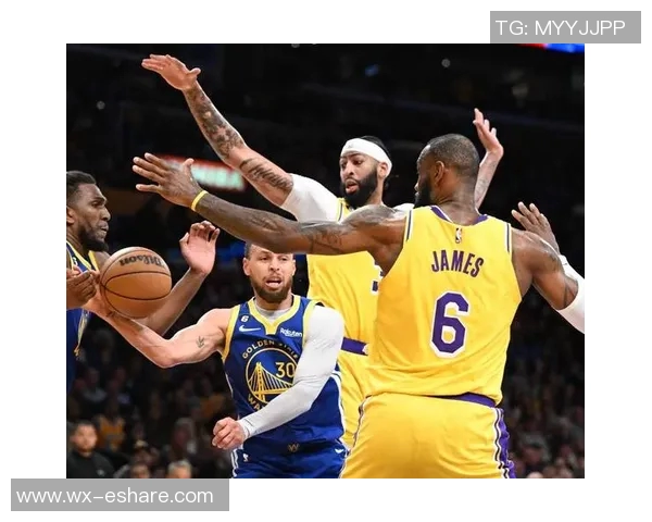 勇士队再次击败湖人队取得三连胜，库里砍下全场最高31分